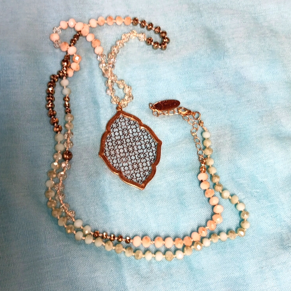 8-24 Plunder necklaceshiney beads and lovely pendant nice condition